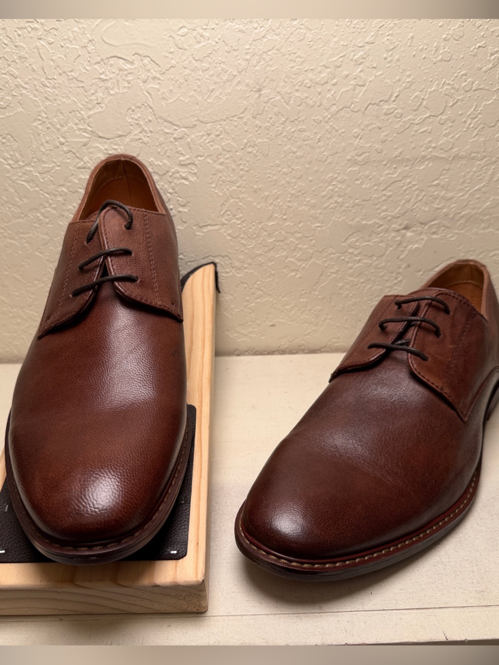 Men's Brown Leather Derby Shoes - Polished Lace-Up Comfort / BRAND NEW!